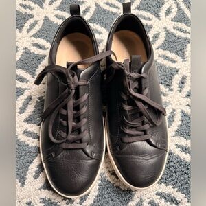 Vionic Black Leather Sneakers